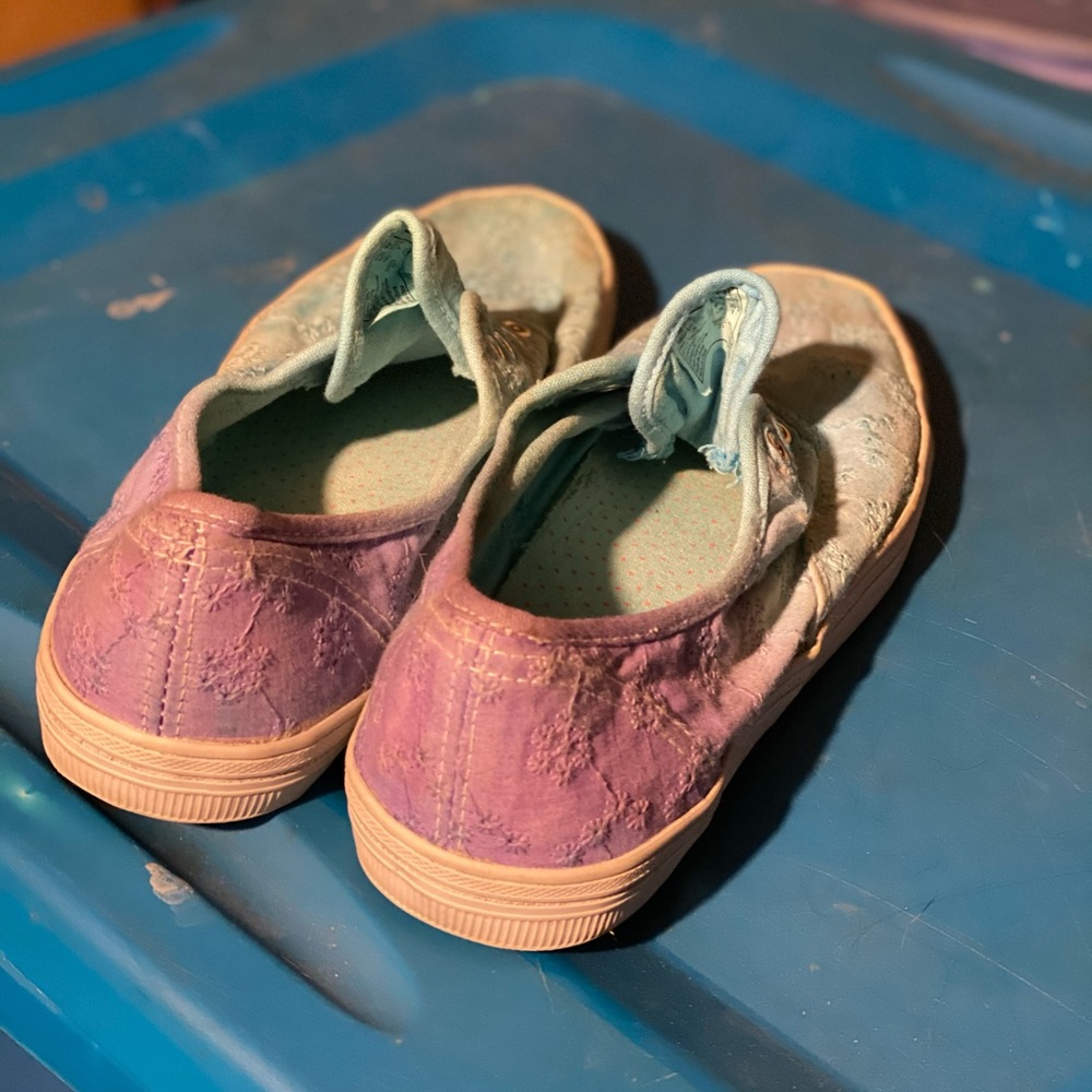 Homemade tye dyed canvas shoes. - Picture 2 of 4